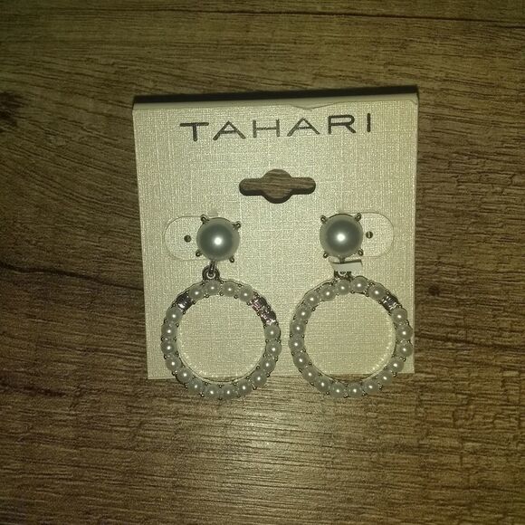 ⬇️⬇️⬇️Tahari White Pearl Stud Circle Earrings - Picture 3 of 3